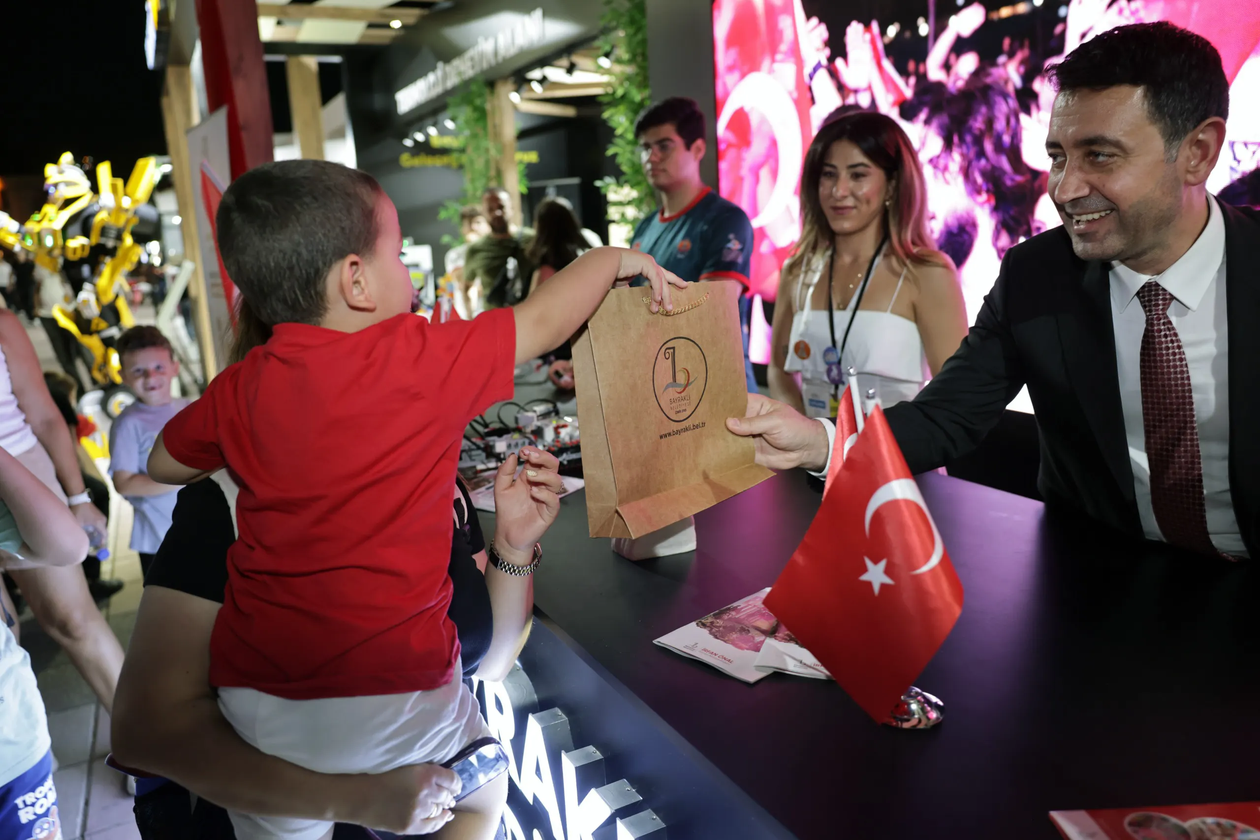 BayraklÄ±ânÄ±n KÃ¼ltÃ¼r, Sanat, Teknoloji Ve Sporu Fuarda BuluÅtu  (2) kopya-1789393977334.webp